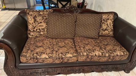 2 Sofas