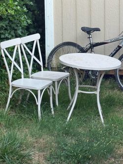 Charming bistro set