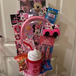 Minnie Mouse🎀 Valentine’s Day ❤️Gift Basket