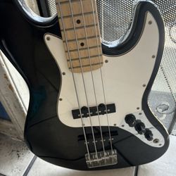 Davidson Bass Guitar