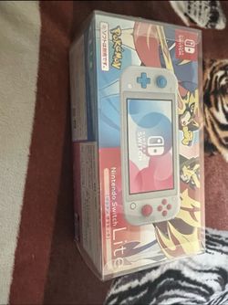 Nintendo Switch Lite Sword and Shield Edition