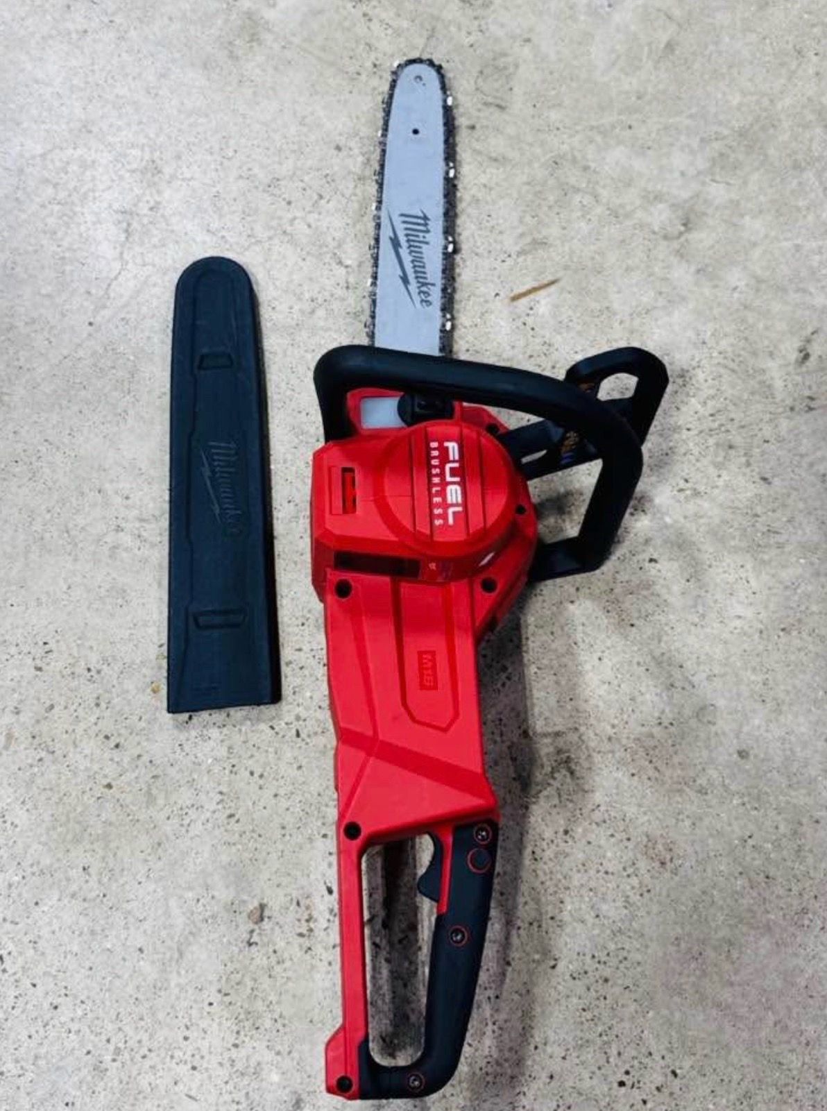 Milwaukee M18 Fuel Chainsaw