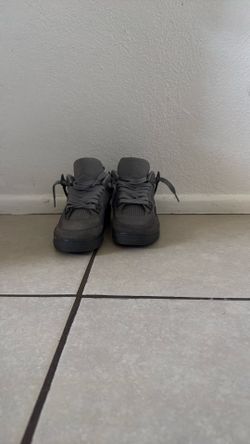 Grey color, Jorden’s and the size is 4.5 y