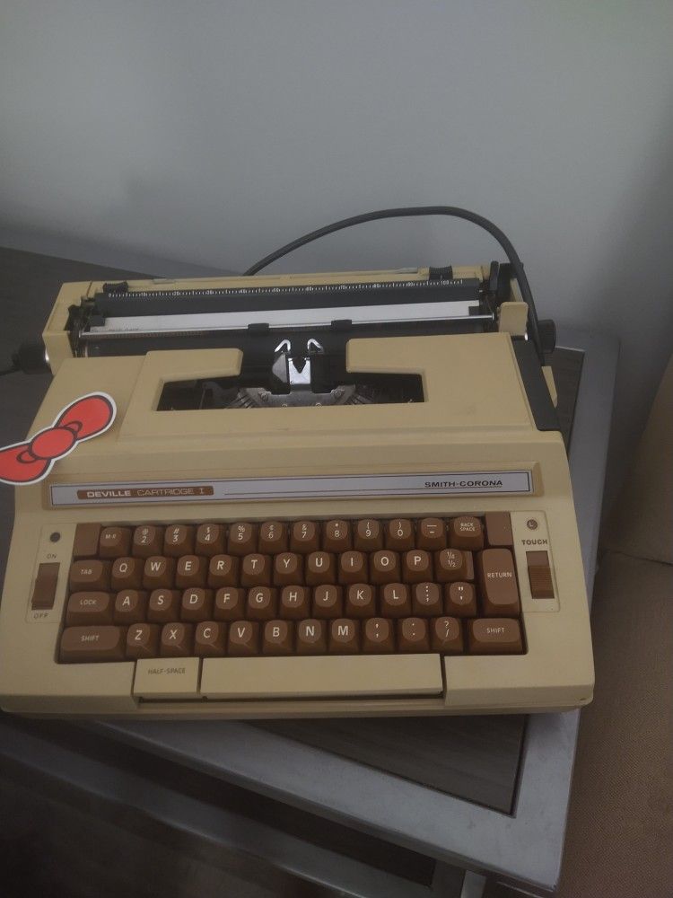 Vintage Smith Corona Magic 2500 Typewriter Great Condition