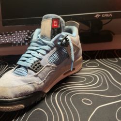 Jordan 4 Retro University Blue