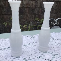 Vintage White Milk Glass Bead And Stitch Pattern Bud Vases 10.5”