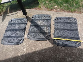 Michelin Floor Mats 23.5"x 35.5" - qty 3