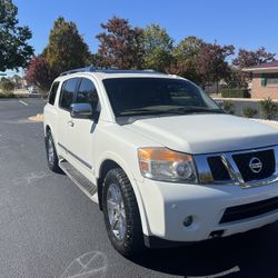 2013 Nissan Armada