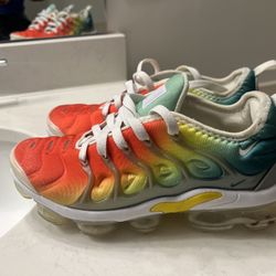 Nike Vapor Max ( Size 8 )