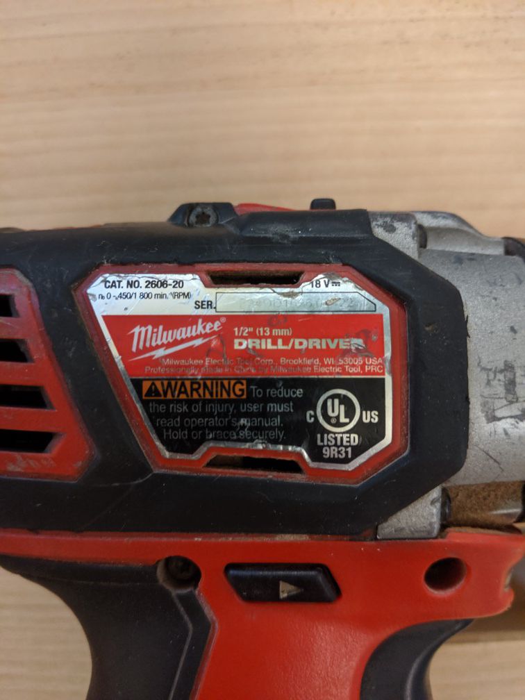 Milwaukee 1/2 drill with battery xc 5.0