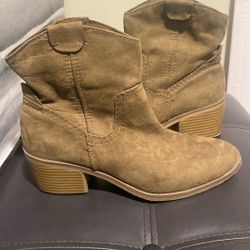 Women’s Booties Size 7