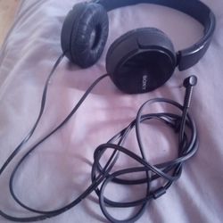 2 Nice Sets Of Head Phones