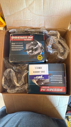 09 Toyota camry 2.4L wheel bearing & hub kit. Never opened