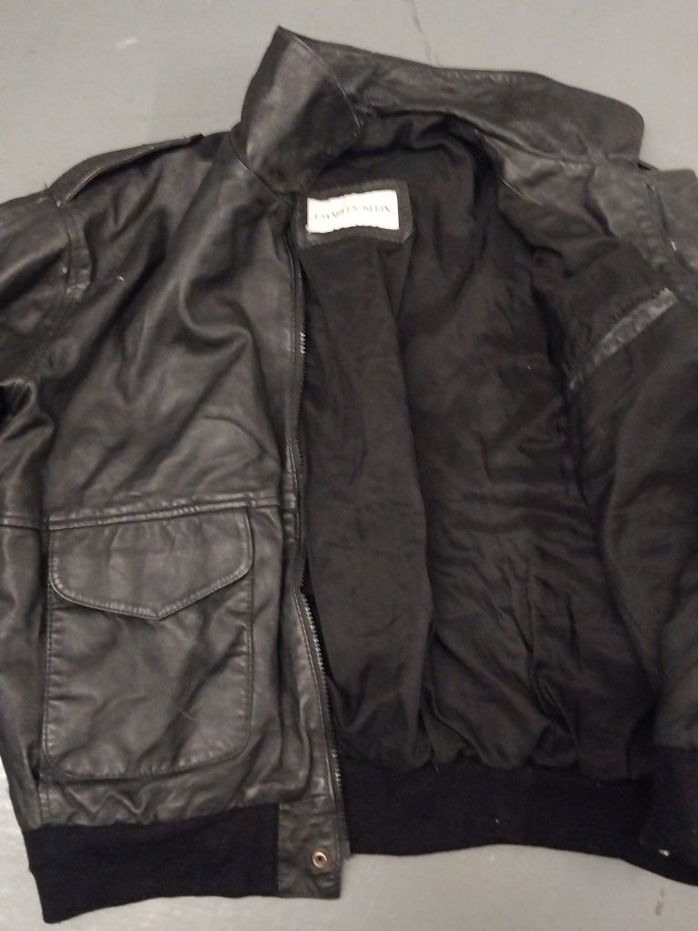 Men Leather Jacket Size Large 😃😃😃😃