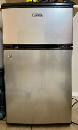 Emerson 3.1 Cu Ft Mini Fridge with Freezer - Works Great - $50