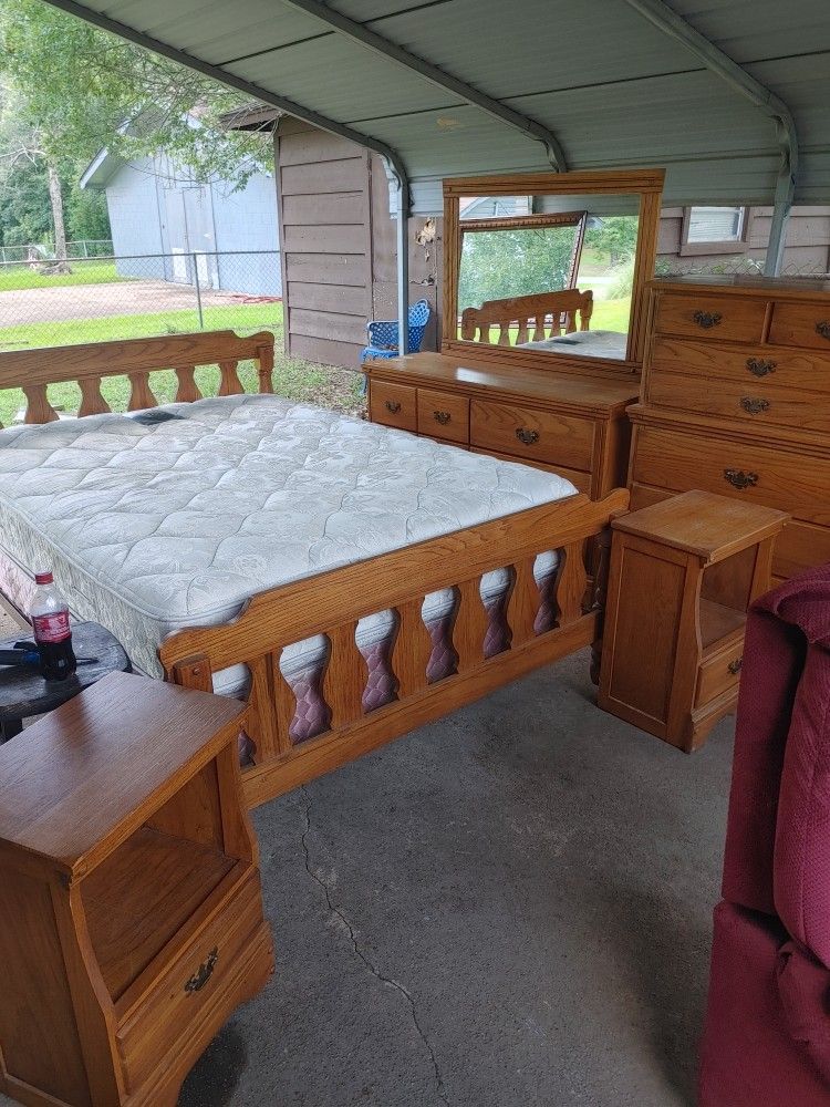 Oak Wood Bedroom Suit