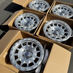 New Fuel Fortress 18” Wheels  Off-road Wheels For 6x5.5 (6x139.7) Trucks and SUVs 18x9 +1 ET