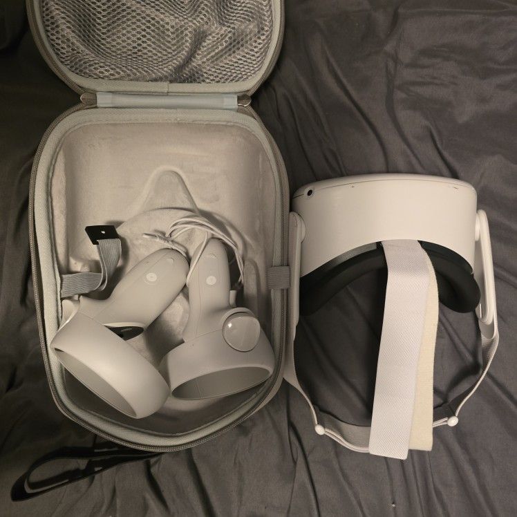 OCU LUS Quest 2+carrying Case And 16ft Sync Cable