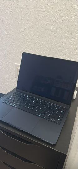 Apple MacBook Laptop