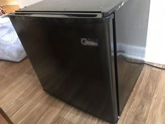Mini fridge
