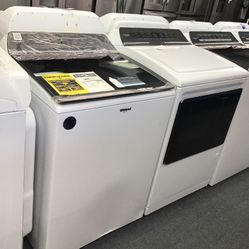 New Scratch And Dent Whirlpool Washer And Dryer Set. 1 Year Warranty 