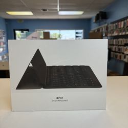 Apple Smart Keyboard fits iPad 7/8/9th Gen New sealed