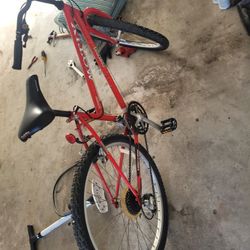 26" MOTIV ROCKRIDGE
MOUNTAIN BIKE 