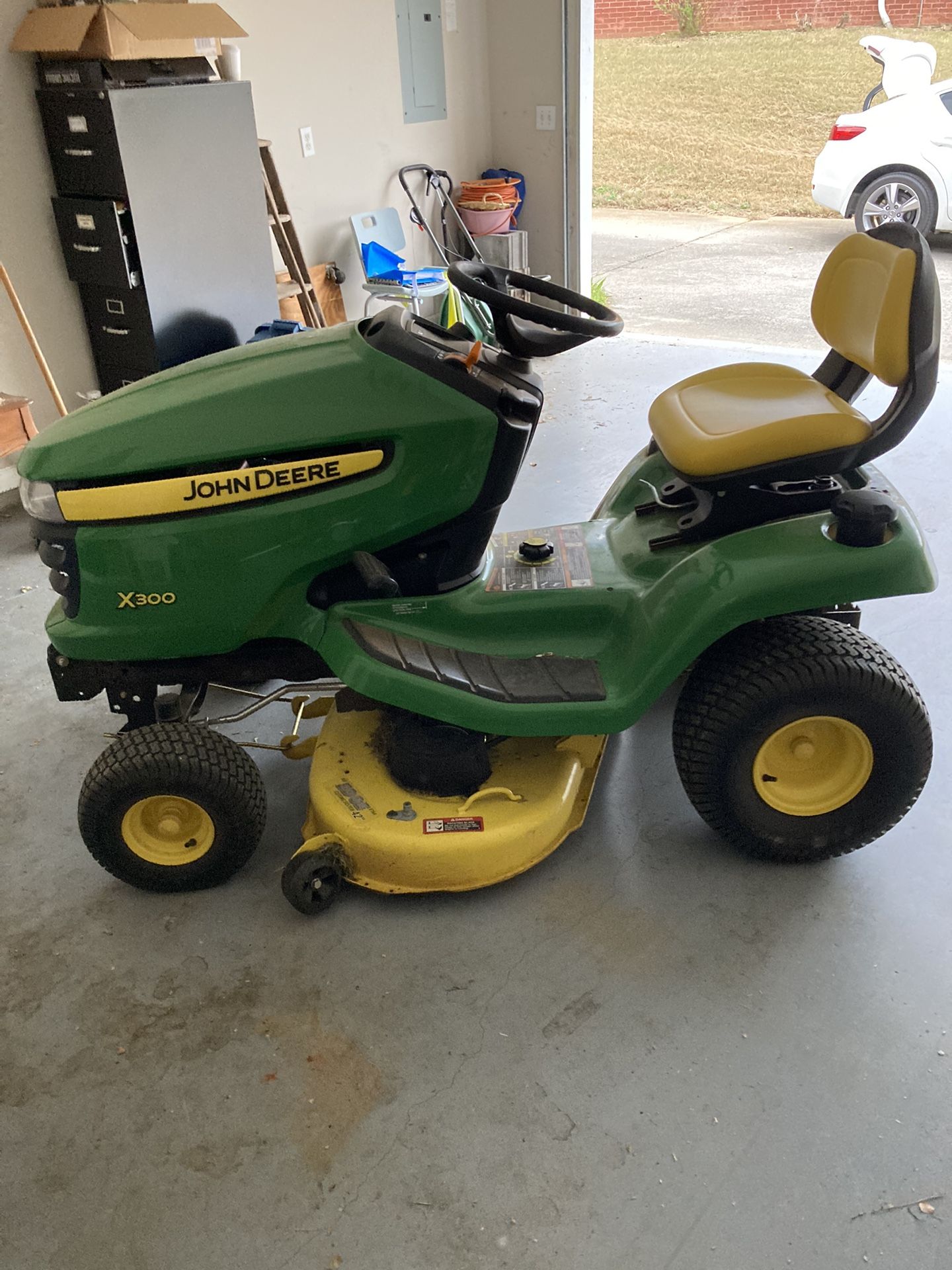 John Deer Tractor Mower Plus