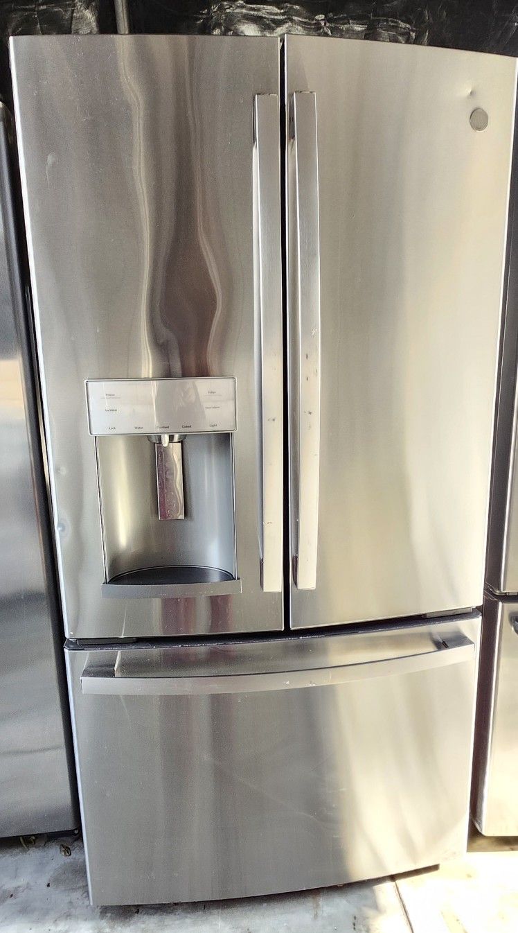 GE COUNTER DEPTH FRENCH DOORS REFRIGERATOR 