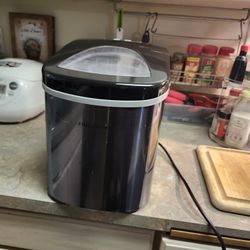 Frigidaire Ice Maker