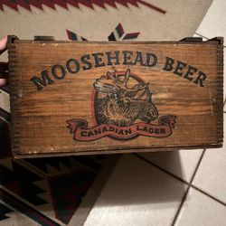 Moosehead bear wooden crate