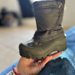 Black Snow Boots Toddler Size 7