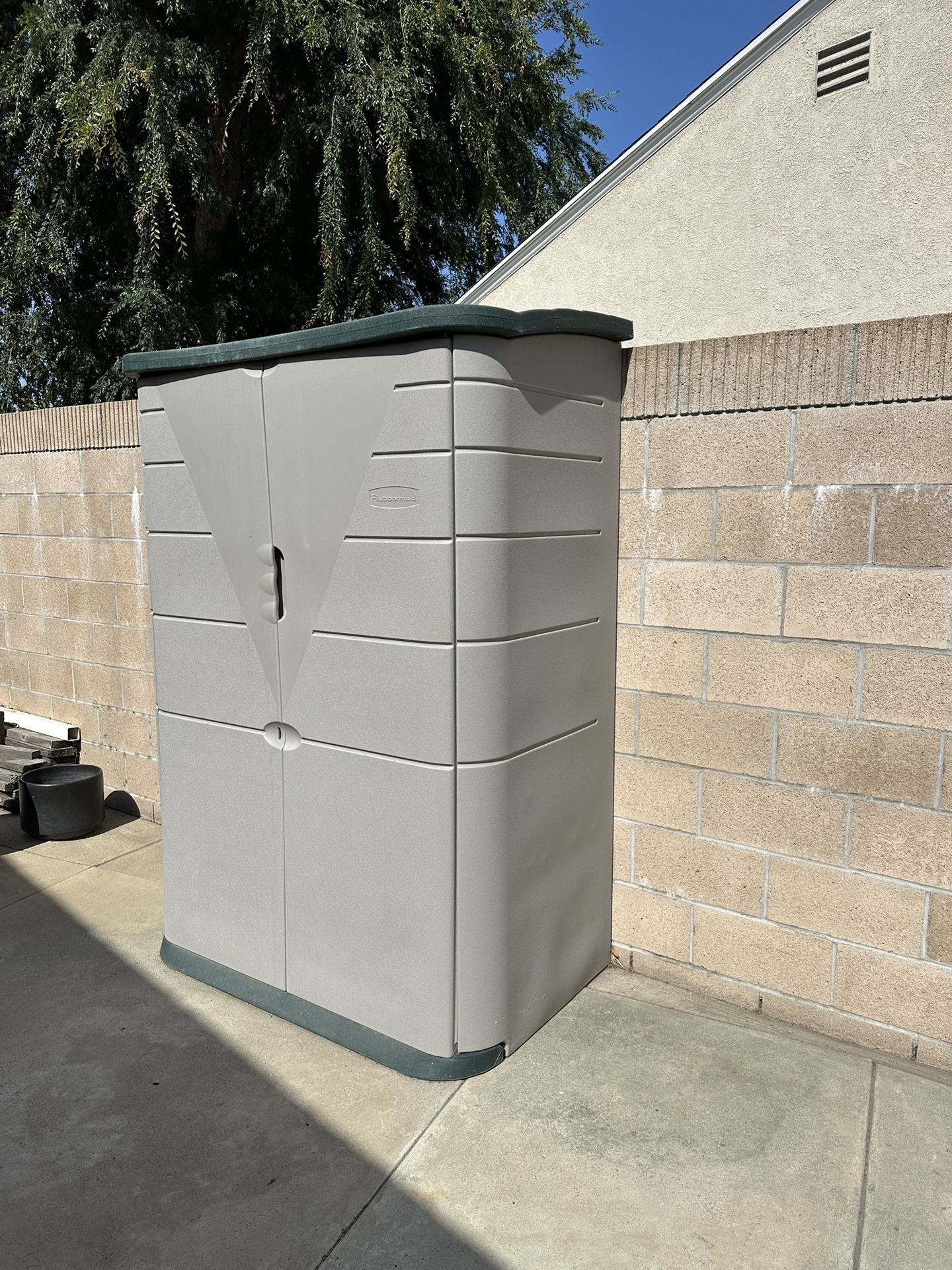 Used Rubbermaid Shed