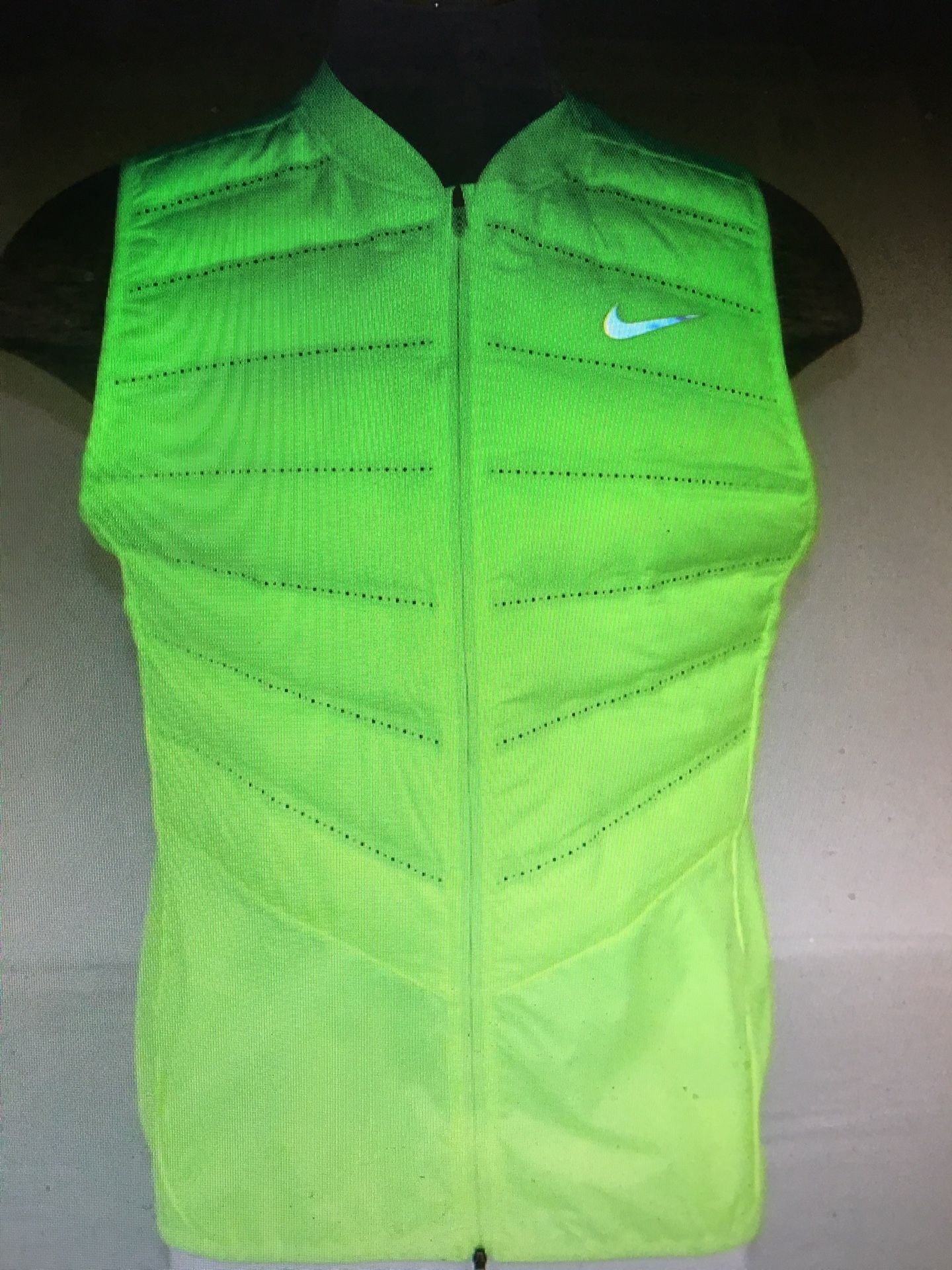 Nike Aeroloft 800 volt green vest 683912-702 Insulated running vest Men’s XL