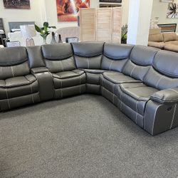 Power Reclining Sectional 