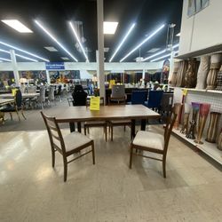 7 Pc Dinning Set $999.99