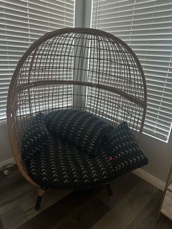 Egg chair