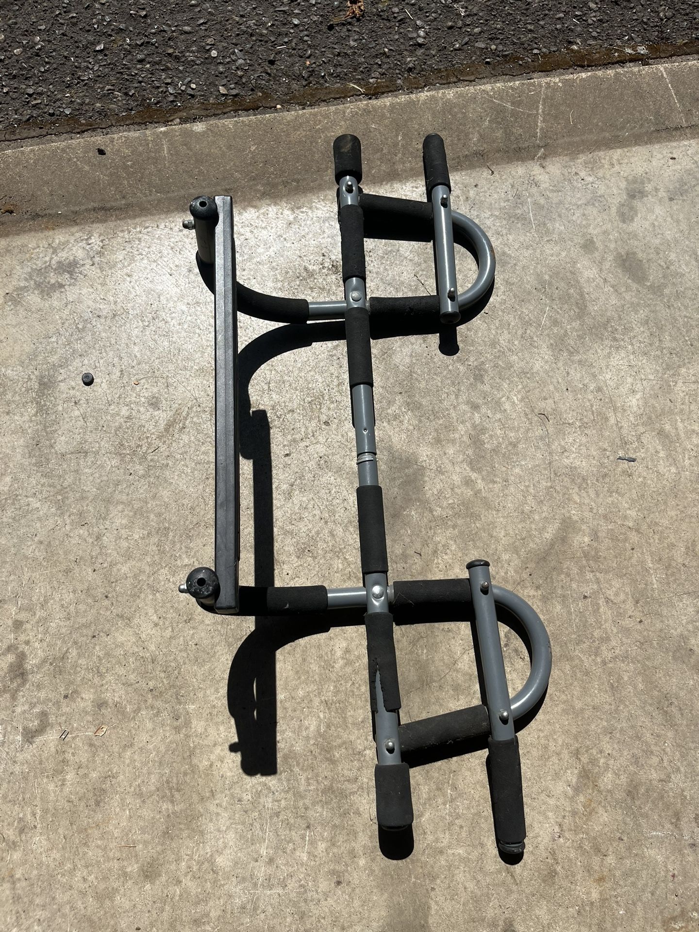 Pull Up Bar
