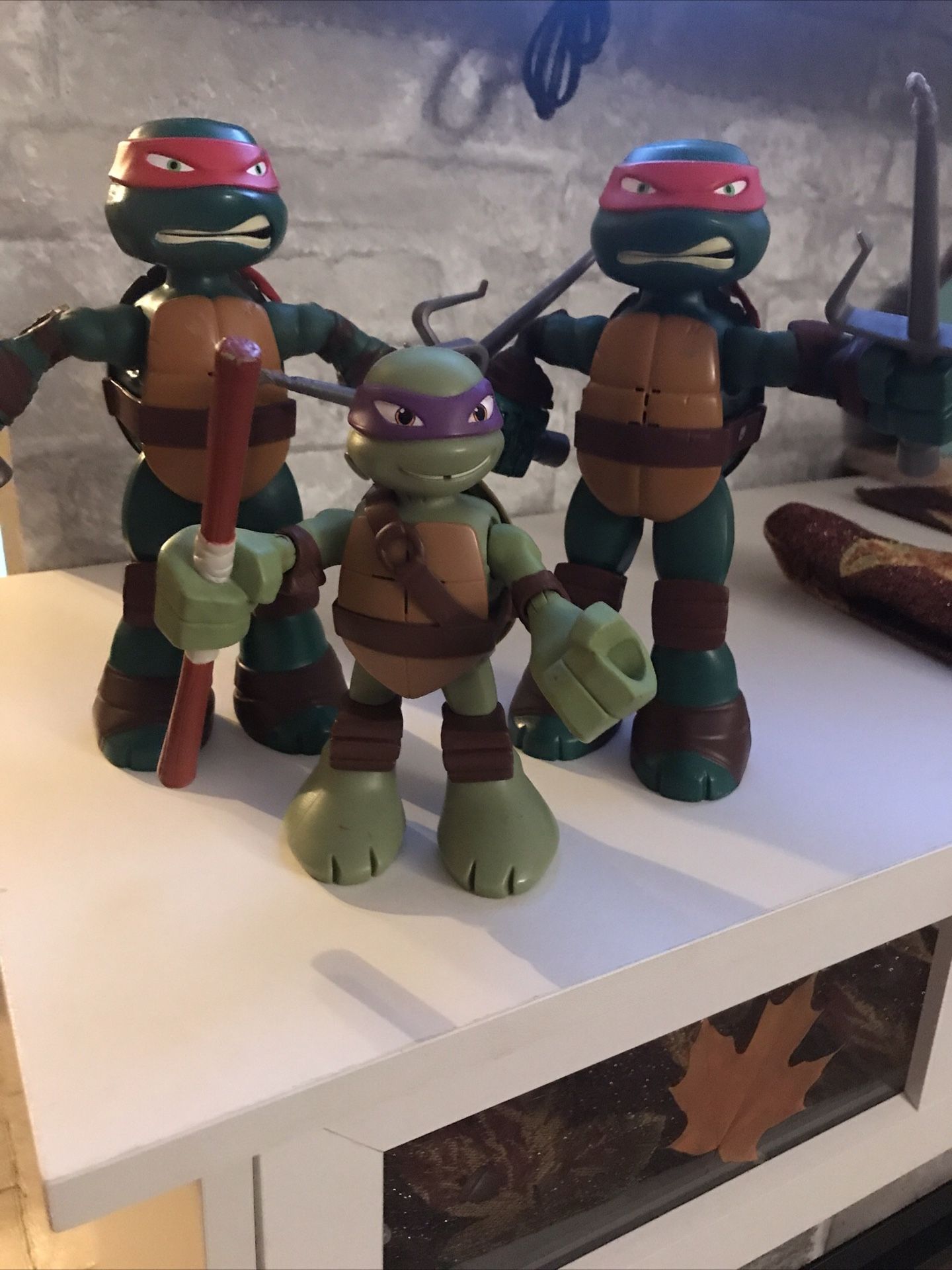 2014 Ninja Turtles TMNT 8.5" Electronic Figure - STRETCH 'N' SHOUT RAPHAEL
