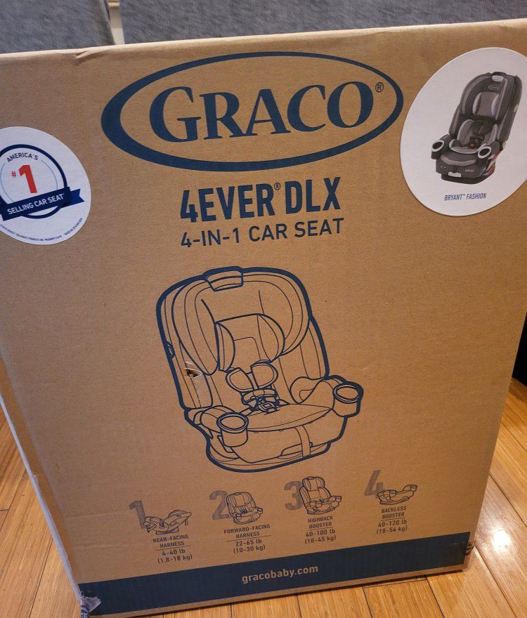 Brand New Graco DLX Car Seat