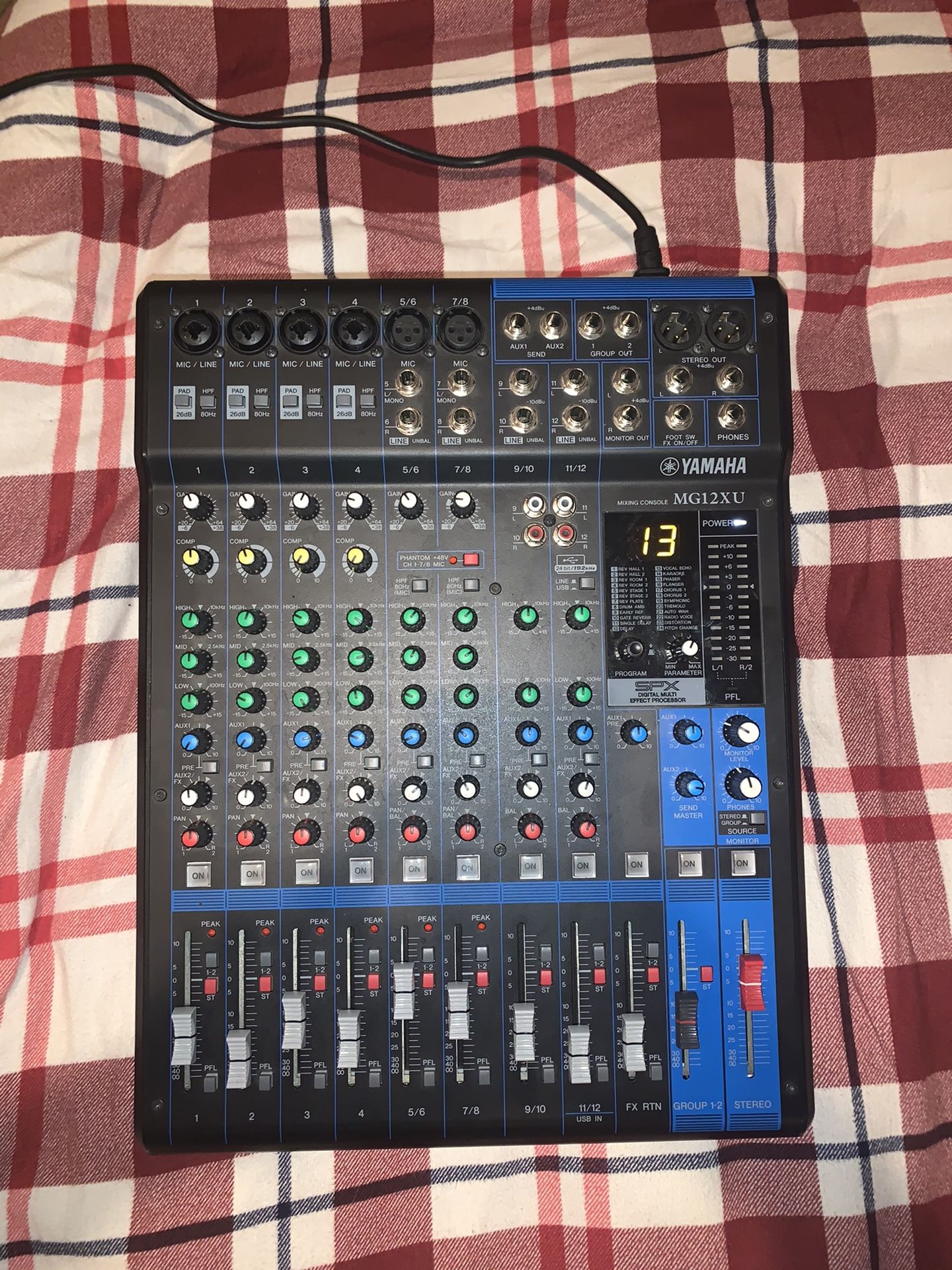 Yamaha MG12XU Mixer