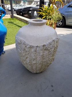 Vase/Pot/24"tall