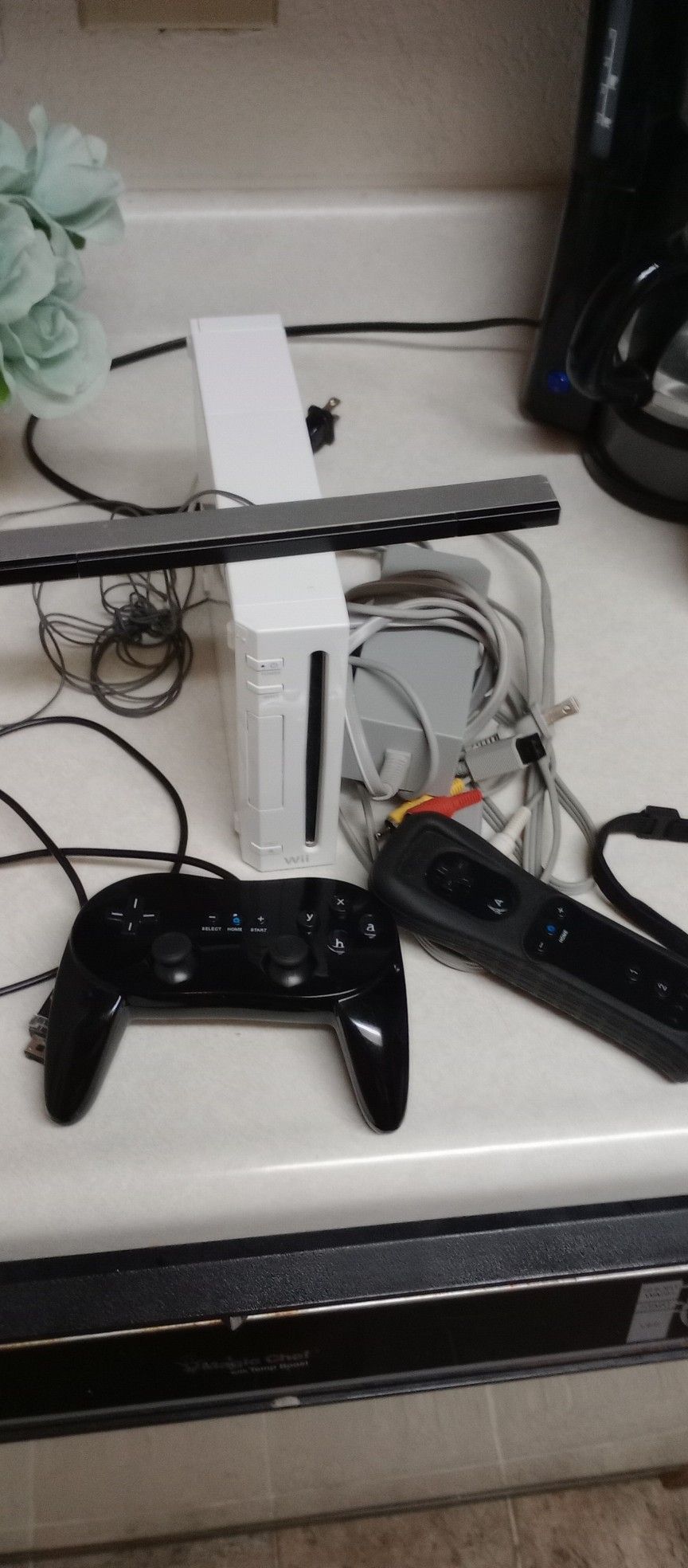 Nintendo Wii Loaded With 200+Retro Games Has Wii Sports On It