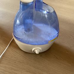 AquaOasis Cool Mist Humidifier – Quiet, Adjustable