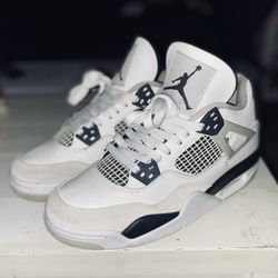 Sz 7.5 Retro Jordan Military Black 4s. 9.5/10