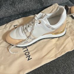 Louis Vuitton, White 8 1/2