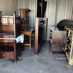 🔥Moving Sale Lot— High-End Furniture Z Gallerie King Platform Bed & Dressers, Hooker Furniture Nightstand, Crate & Barrel Table, West Elm Rug
