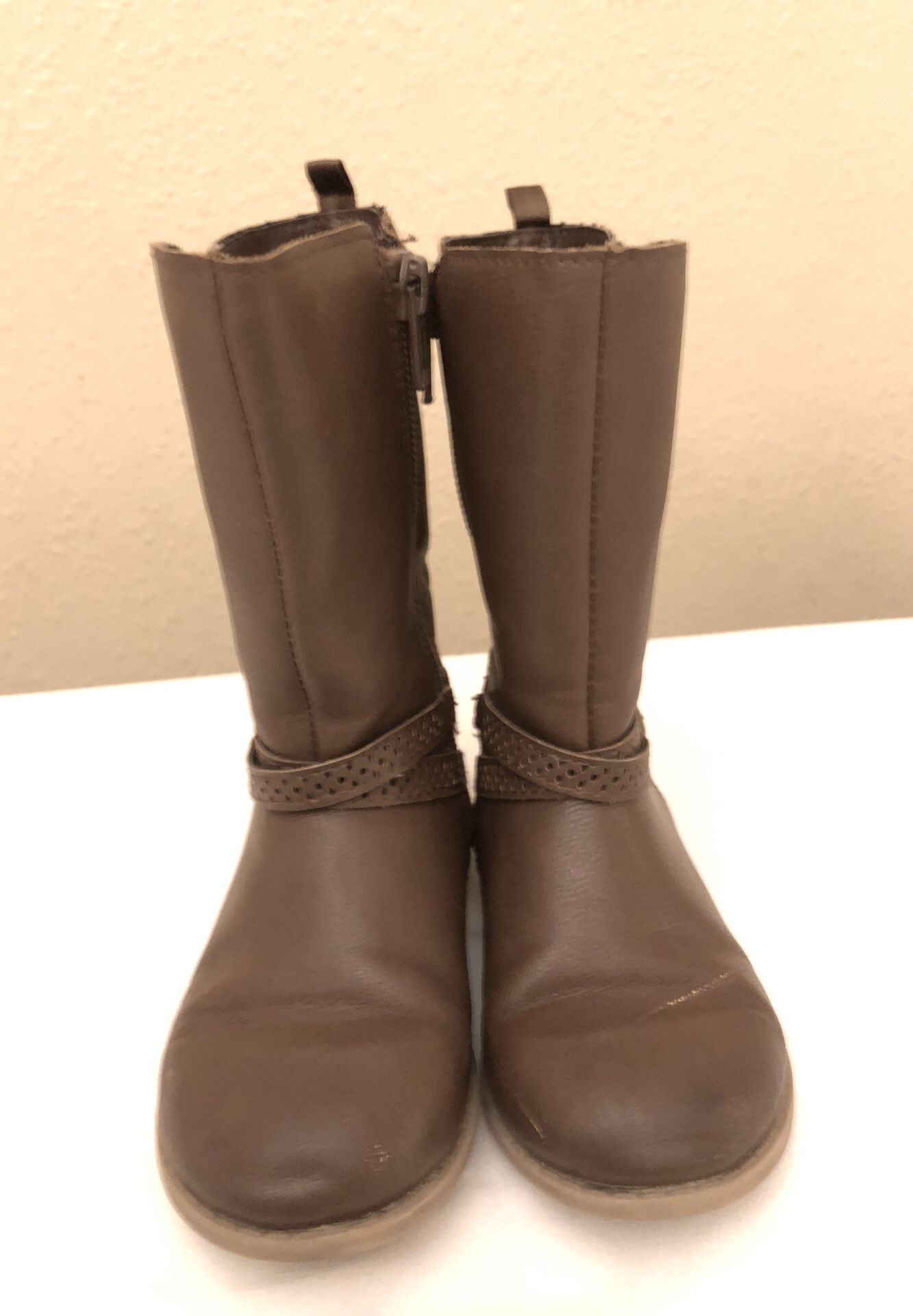 Girl shoes