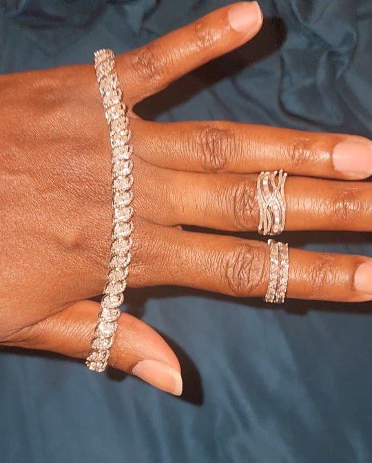 Diamond in White Gold, Tennis Bracelet,  Earrings and Ring size 8