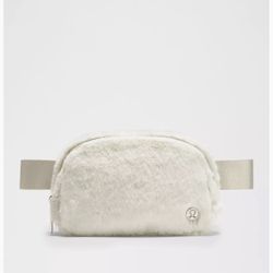 Lululemon Everywhere Belt Bag Plush Fleece White